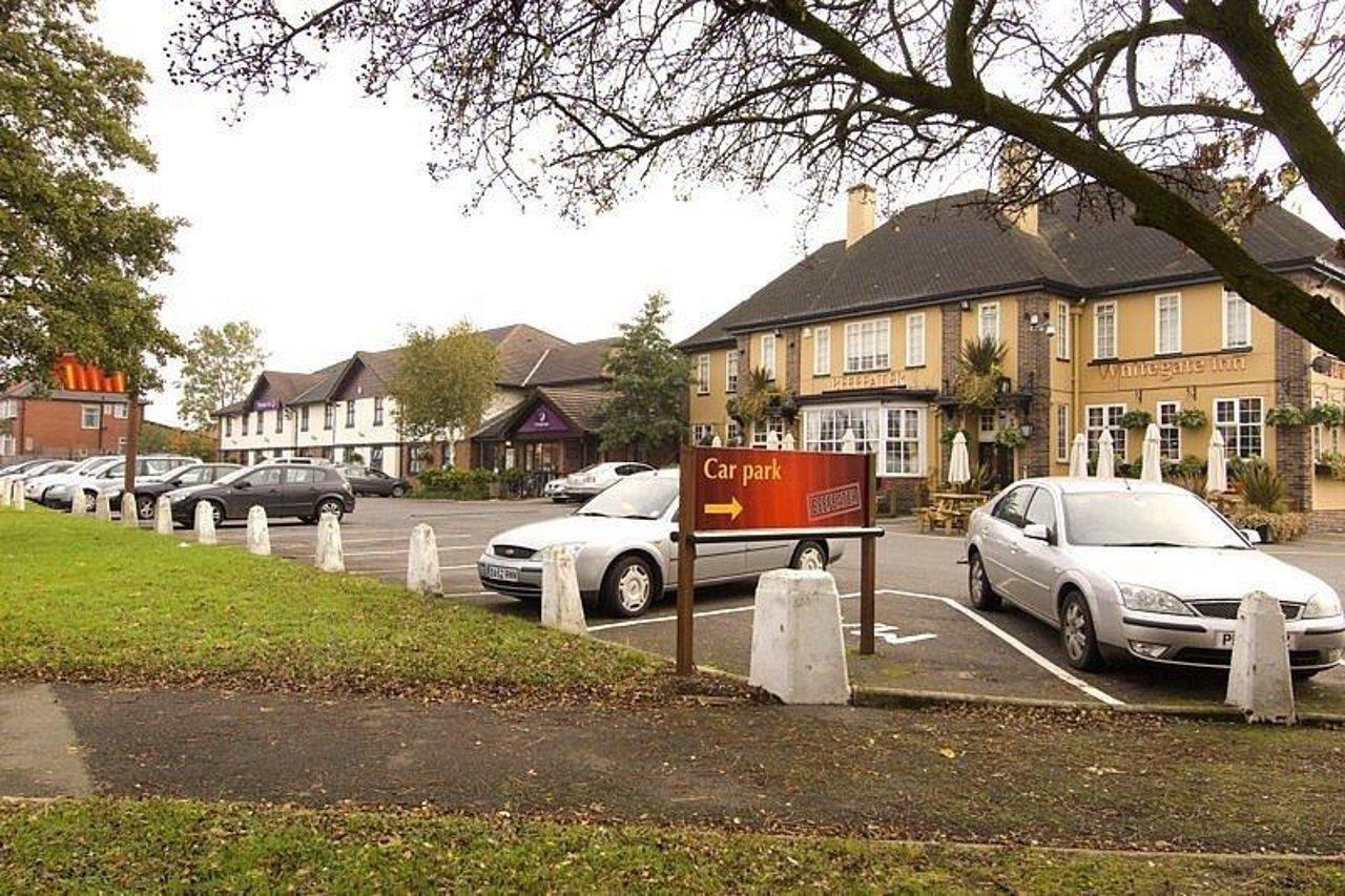 Premier Inn Oldham - Broadway Eksteriør billede